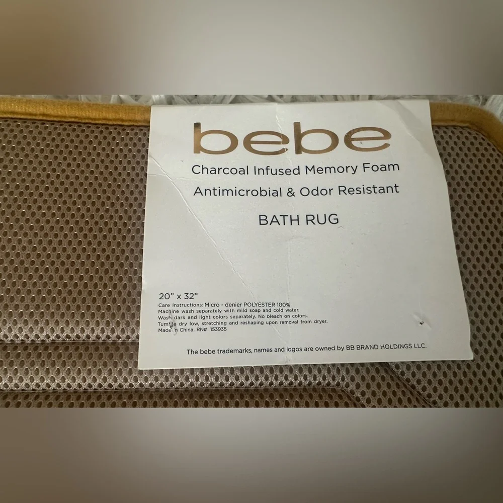 NWT Bebe Mustard Yellow 20”X32” Charcoal Memory Foam Antimicrobial Gold Bath Rug